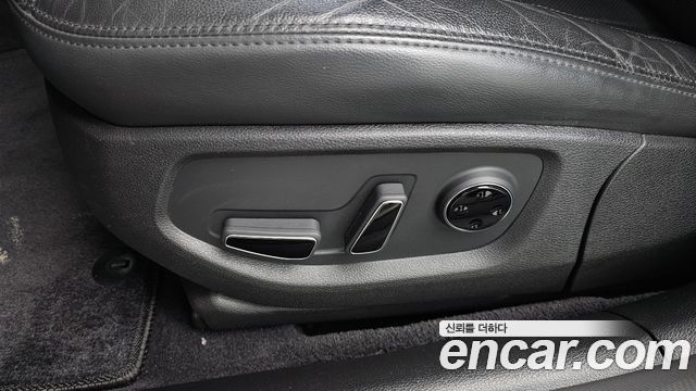 Genesis G80 2017 — photo 28