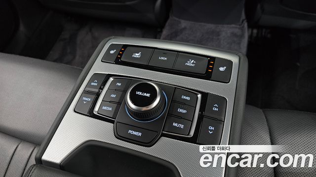 Genesis G80 2017 — photo 29