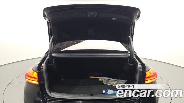 Genesis G80 2017 — photo 30