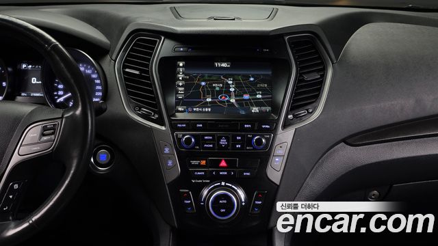 Hyundai Santafe 2018 — photo 14