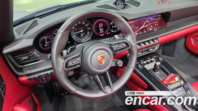 Porsche 911 2023 — photo 19