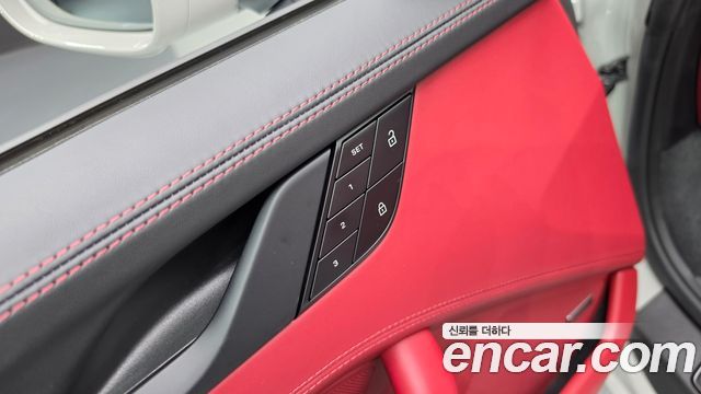 Porsche 911 2023 — photo 26