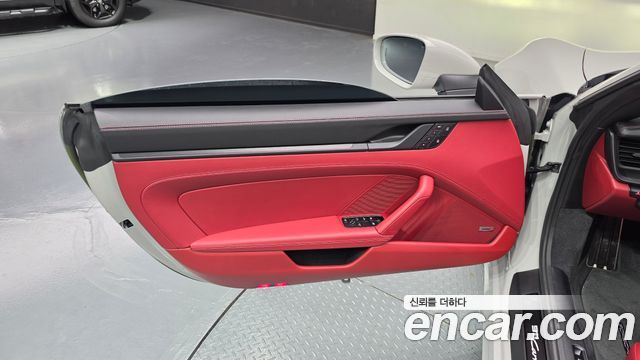 Porsche 911 2023 — photo 14