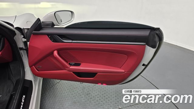 Porsche 911 2023 — photo 15