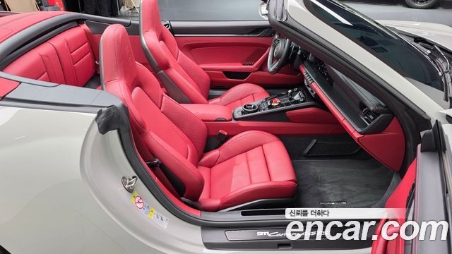 Porsche 911 2023 — photo 16