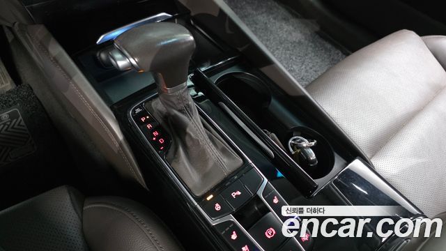 Kia K7 2017 — photo 12