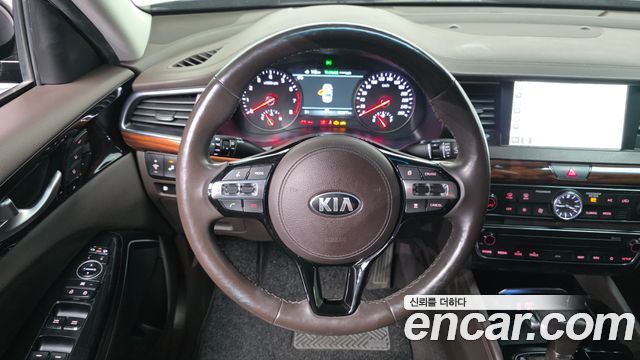 Kia K7 2017 — photo 19