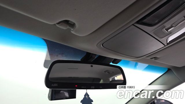 Kia K7 2017 — photo 22