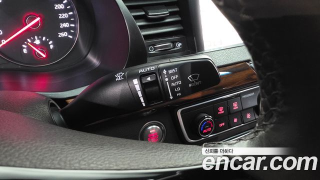 Kia K7 2017 — photo 28