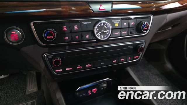 Kia K7 2017 — photo 31