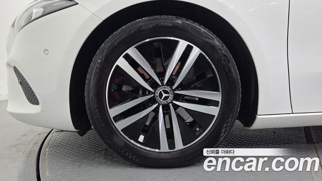 Mercedes-Benz A-Class 2021 — photo 5