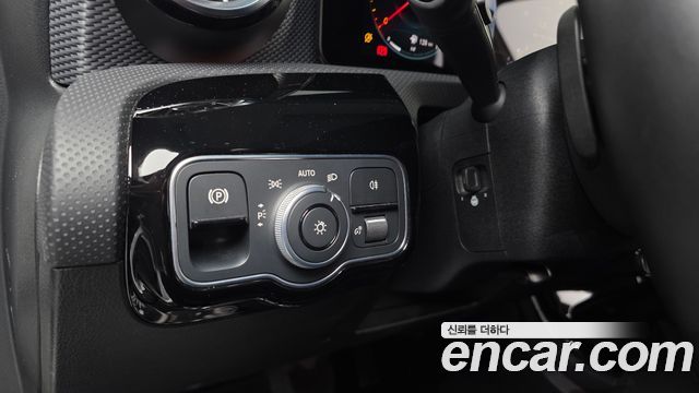 Mercedes-Benz A-Class 2021 — photo 25