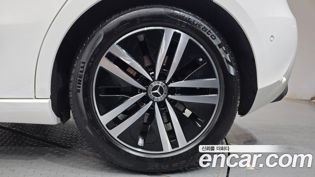 Mercedes-Benz A-Class 2021 — photo 7