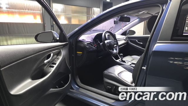 Hyundai i30 2017 — photo 10