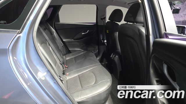Hyundai i30 2017 — photo 12
