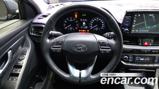Hyundai i30 2017 — photo 13