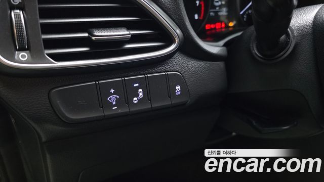 Hyundai i30 2017 — photo 14