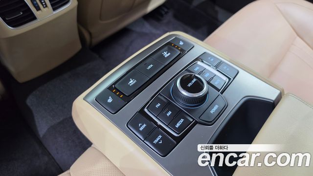 Hyundai Genesis 2016 — photo 23