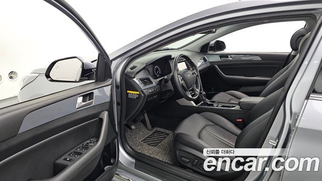 Hyundai Sonata 2016 — photo 13