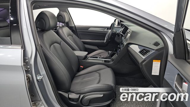 Hyundai Sonata 2016 — photo 17
