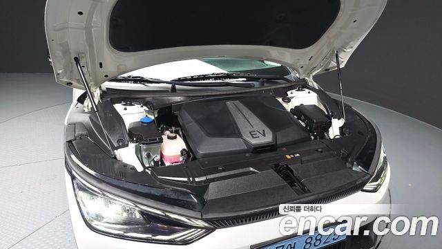 Kia EV6 2023 — photo 6