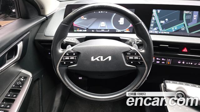Kia EV6 2023 — photo 13
