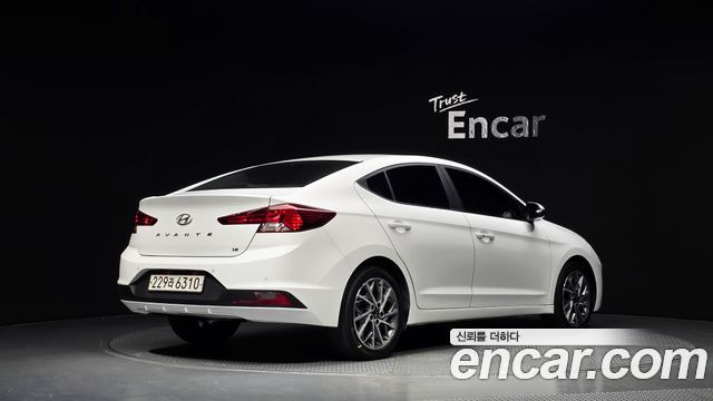 Hyundai AVANTE 2019 — photo 2
