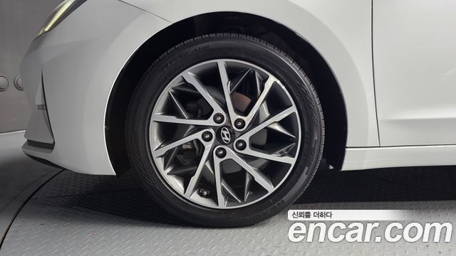 Hyundai AVANTE 2019 — photo 5
