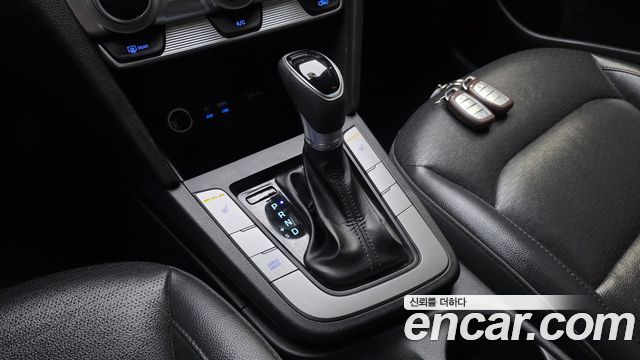 Hyundai AVANTE 2019 — photo 12
