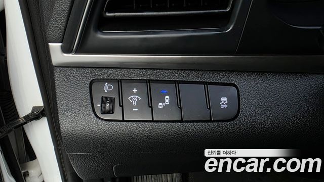 Hyundai AVANTE 2019 — photo 21