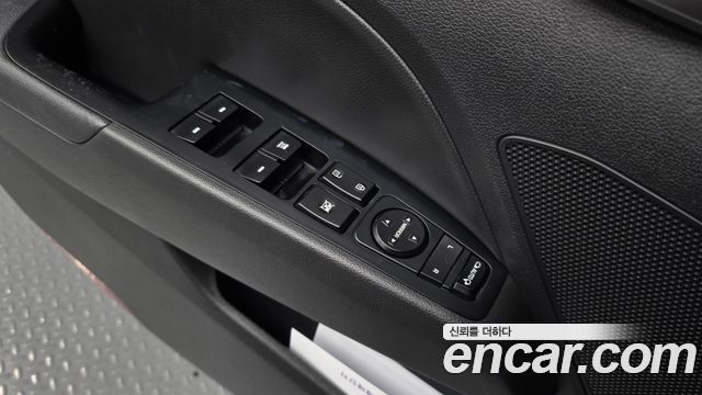 Hyundai AVANTE 2019 — photo 24