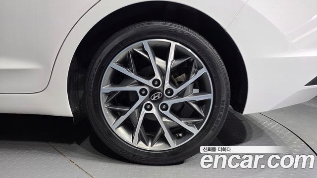 Hyundai AVANTE 2019 — photo 7