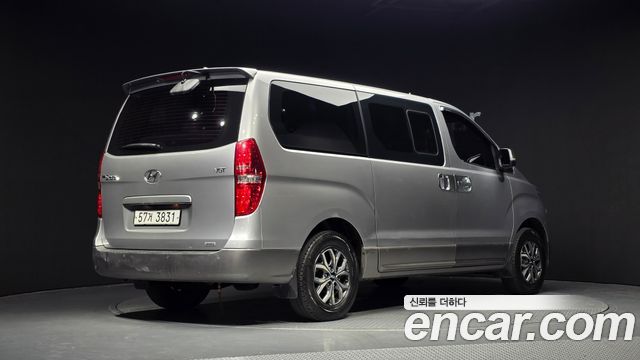 Hyundai Starex 2019 — photo 2