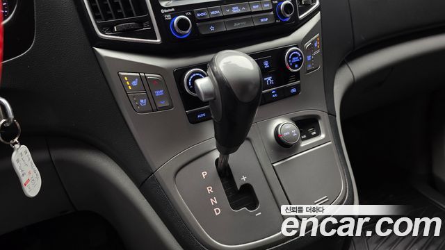 Hyundai Starex 2019 — photo 12