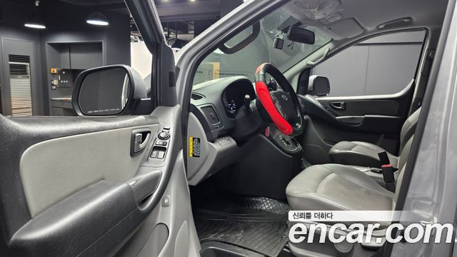 Hyundai Starex 2019 — photo 13