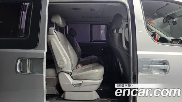 Hyundai Starex 2019 — photo 17