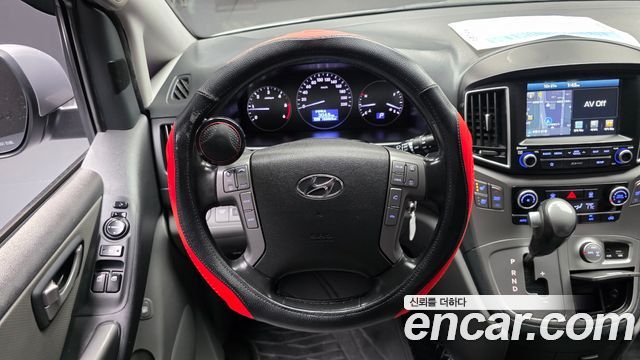 Hyundai Starex 2019 — photo 19