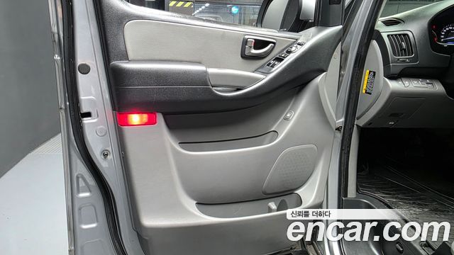 Hyundai Starex 2019 — photo 14
