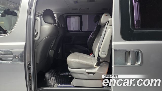 Hyundai Starex 2019 — photo 16