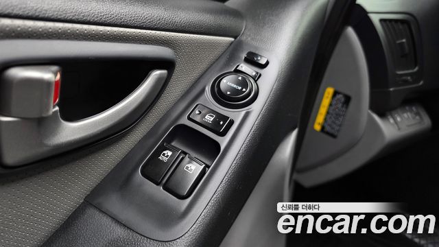 Hyundai Starex 2019 — photo 28