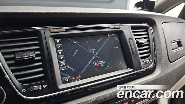 Kia Canival 2017 — photo 19