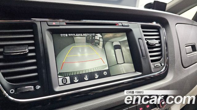 Kia Canival 2017 — photo 20