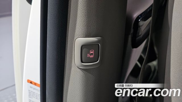 Kia Canival 2017 — photo 25