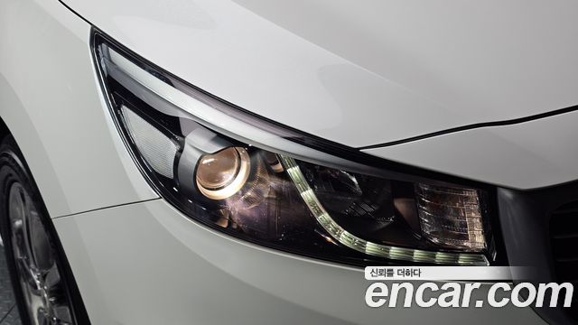 Kia Canival 2017 — photo 8