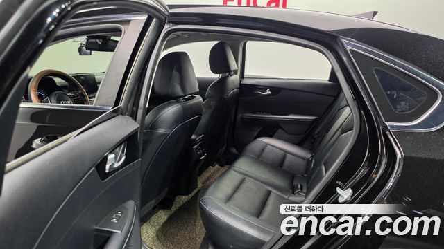 Kia K3 2019 — photo 17