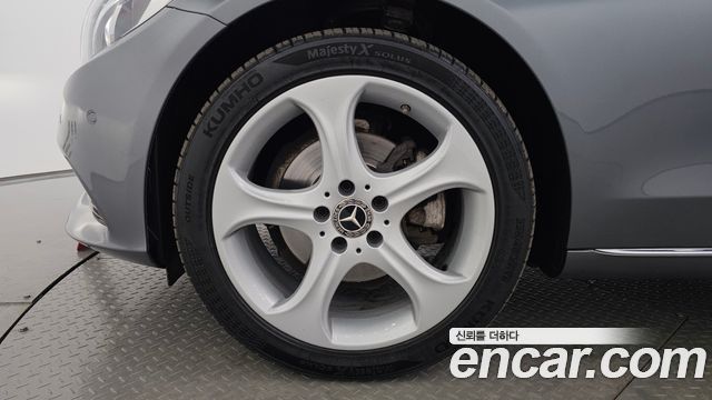 Mercedes-Benz C-Class 2018 — photo 5