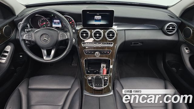 Mercedes-Benz C-Class 2018 — photo 10