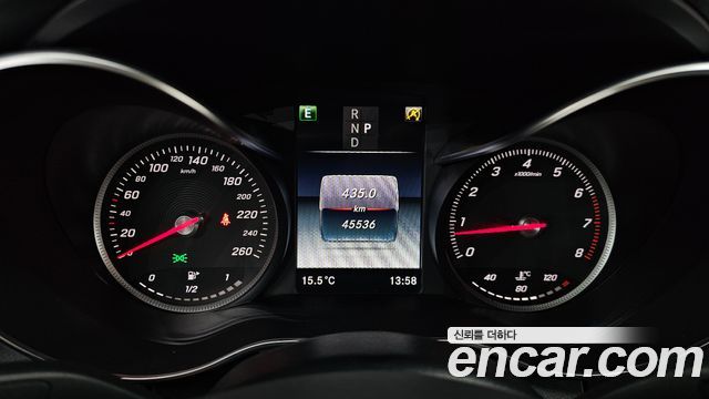 Mercedes-Benz C-Class 2018 — photo 11