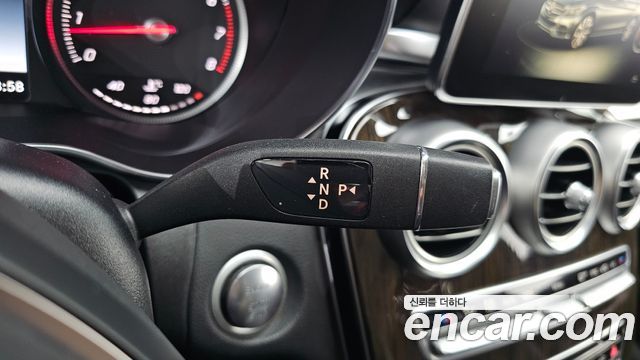 Mercedes-Benz C-Class 2018 — photo 12