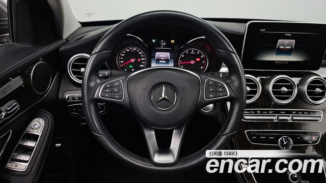 Mercedes-Benz C-Class 2018 — photo 19